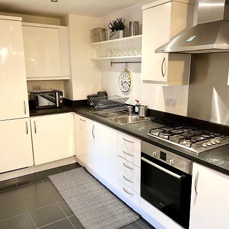 2 Bedroom Apartment Near Olympic Park With Free Parking لندن المظهر الخارجي الصورة