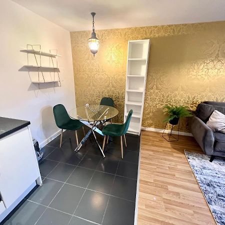 2 Bedroom Apartment Near Olympic Park With Free Parking لندن المظهر الخارجي الصورة
